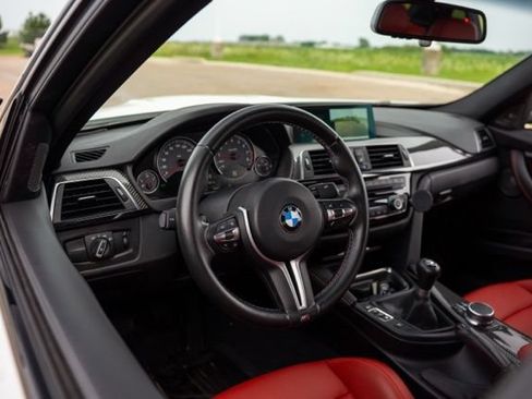 Used 2018 BMW M3 RWD image 13