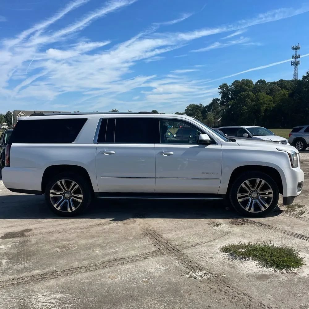 Used 2017 GMC Yukon XL Denali w/ Open Road Package AWD/4WD image 10