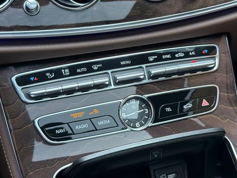 Used 2020 Mercedes-Benz E 350 Sedan image 19