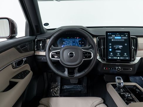 New 2026 Volvo XC90 B6 Ultra w/ Protection Package image 17