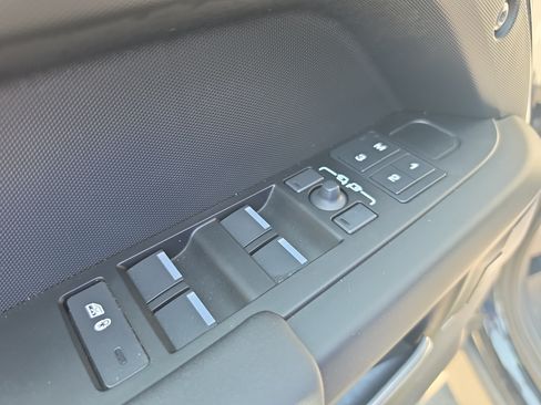 Used 2025 Land Rover Defender 110 S AWD/4WD image 17