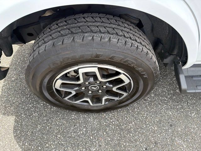 Used 2025 Ford Bronco Outer Banks AWD/4WD image 4