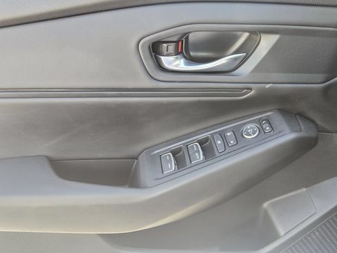 Certified 2025 Honda Accord SE image 27