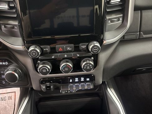 New 2026 RAM 1500 4x4 Crew Cab image 13