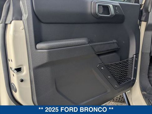 New 2025 Ford Bronco Badlands image 10