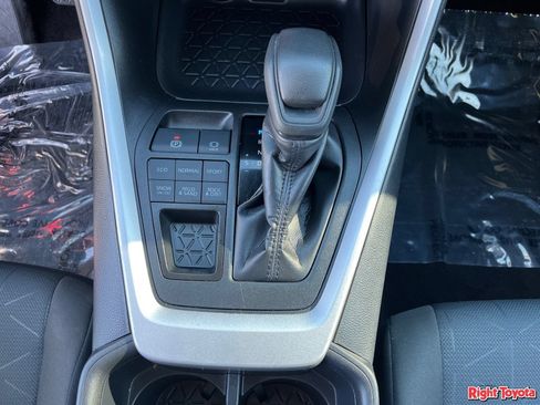 Certified 2025 Toyota RAV4 XLE AWD/4WD image 31