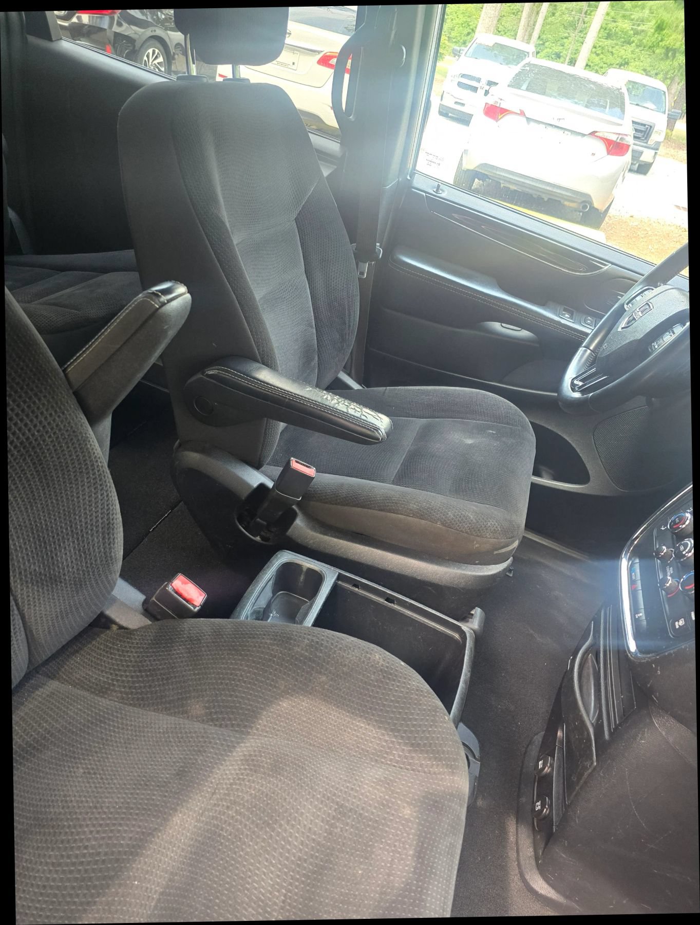 Used 2019 Dodge Grand Caravan SE FWD image 7
