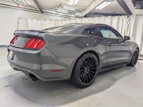 Used 2017 Ford Mustang GT image 3