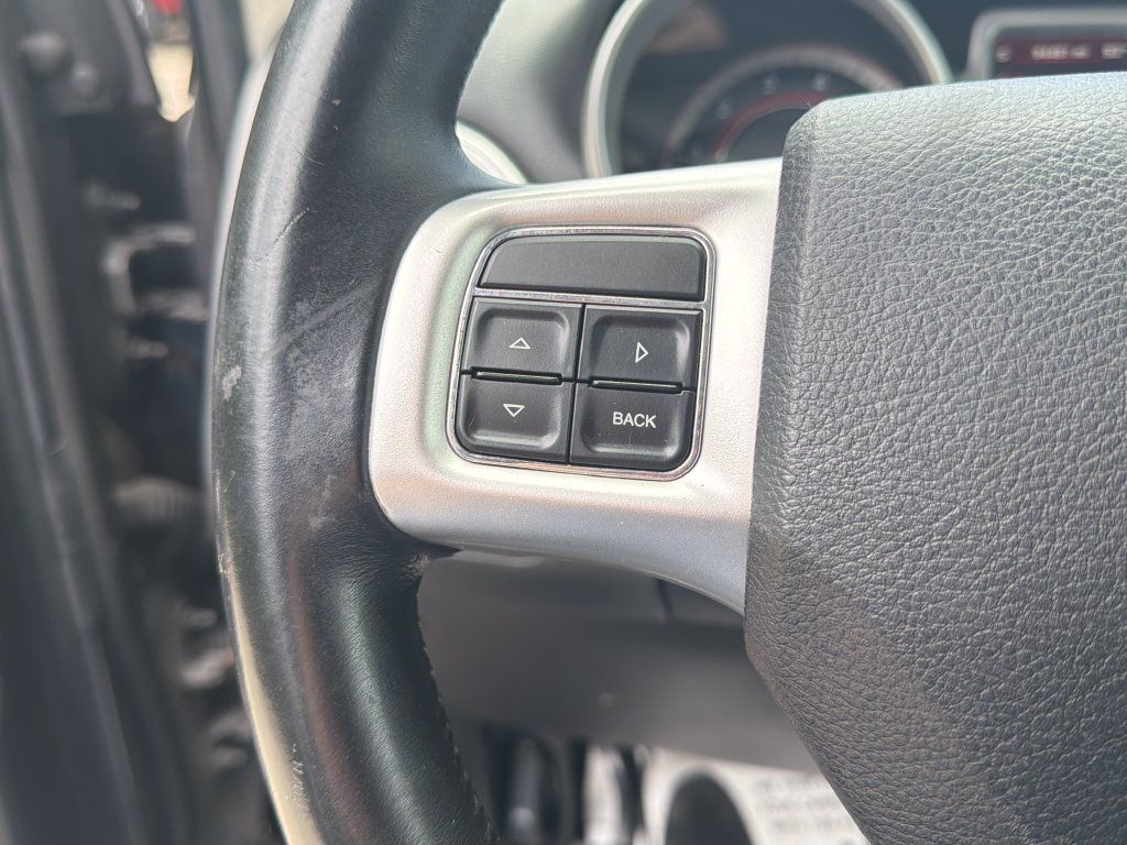 Used 2017 Dodge Journey SE w/ Flexible Seating Group FWD image 19