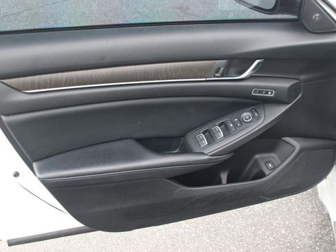 Used 2018 Honda Accord EX-L image 11