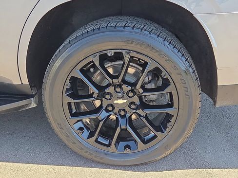 Used 2022 Chevrolet Tahoe LT w/ Luxury Package RWD image 8