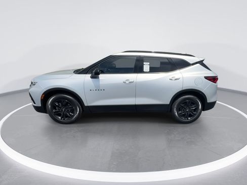 Used 2021 Chevrolet Blazer LT w/ Midnight/Sport Edition FWD image 5