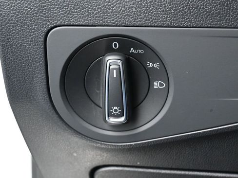 Used 2023 Volkswagen Tiguan SE R-Line image 15