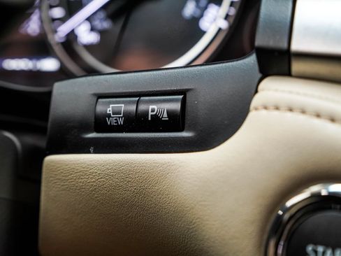 Used 2018 Lexus LX 570 4WD image 38