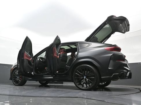 Used 2024 BMW X6 M60i w/ Climate Comfort Package AWD/4WD image 42