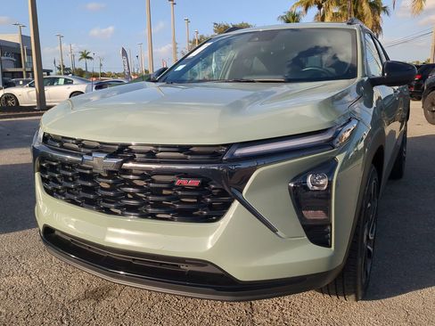 Used 2024 Chevrolet Trax RS w/ Driver Confidence Package image 9