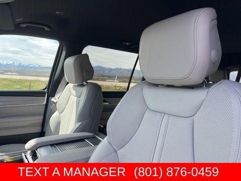 New 2026 Jeep Grand Wagoneer 4WD image 15