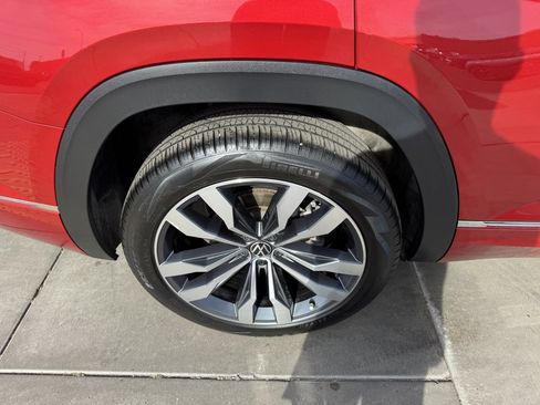 Used 2023 Volkswagen Atlas SEL Premium image 15