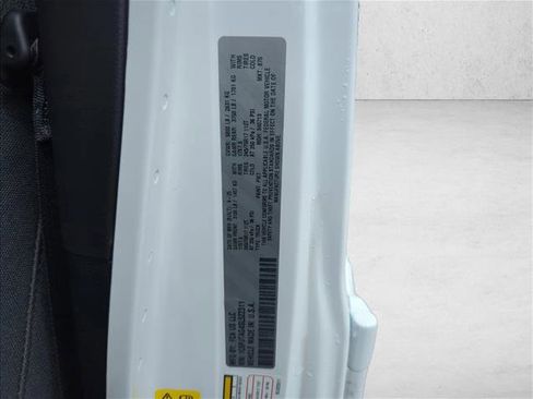 Used 2025 Jeep Gladiator Sport image 25