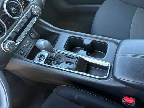Used 2025 Nissan Sentra SV FWD image 34