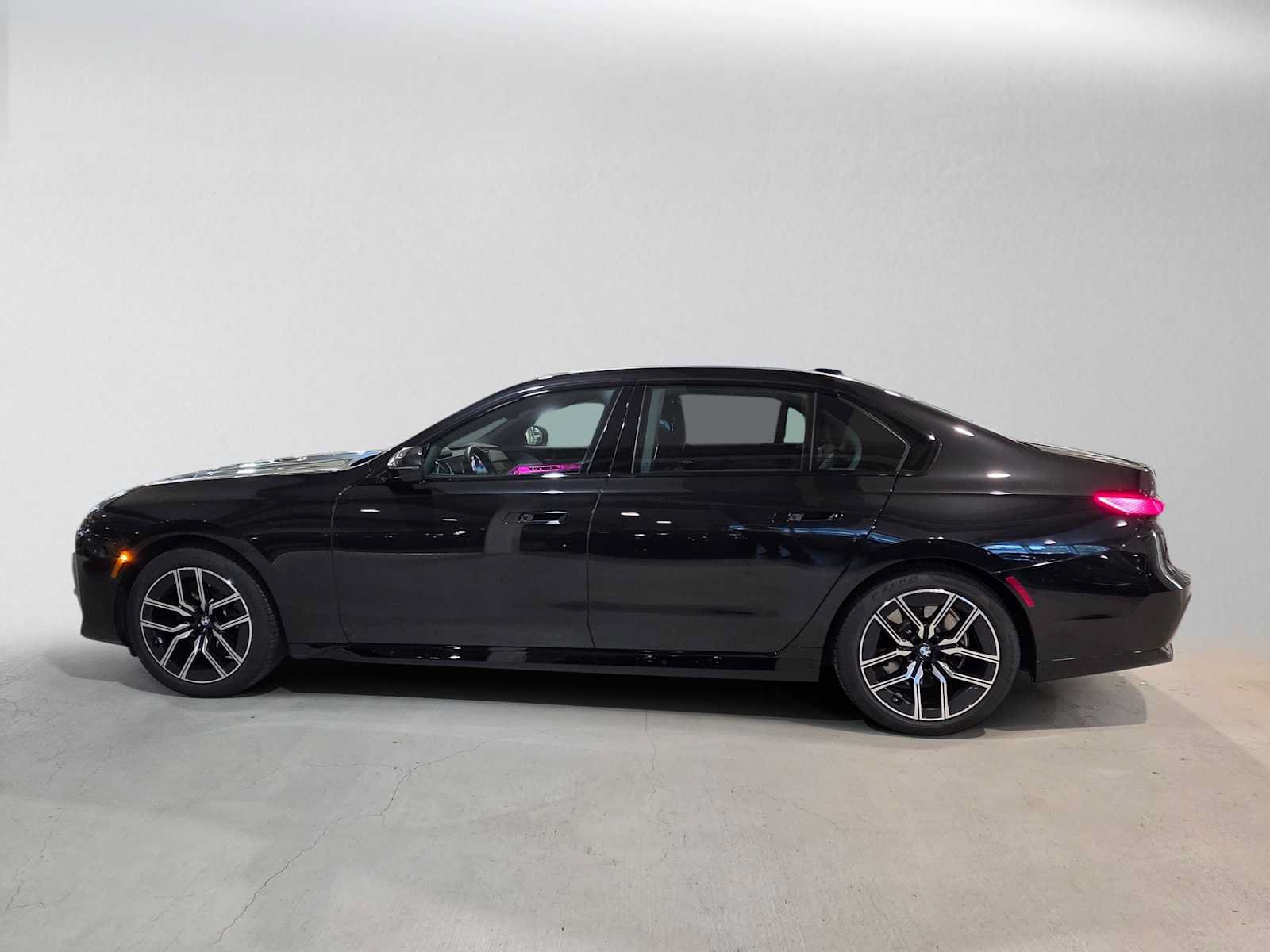 Used 2026 BMW 740i xDrive w/ Executive Package AWD/4WD image 6