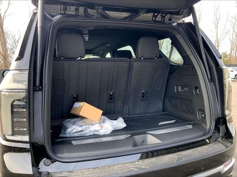 New 2026 Chevrolet Tahoe High Country AWD/4WD image 5