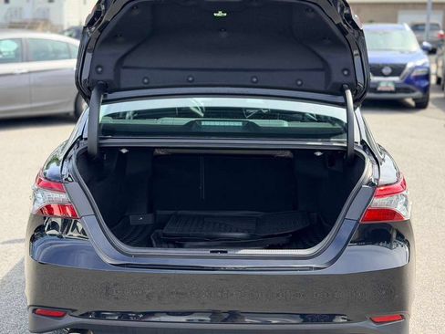 Used 2021 Toyota Camry XLE w/ Navigation Upgrade Package FWD image 9