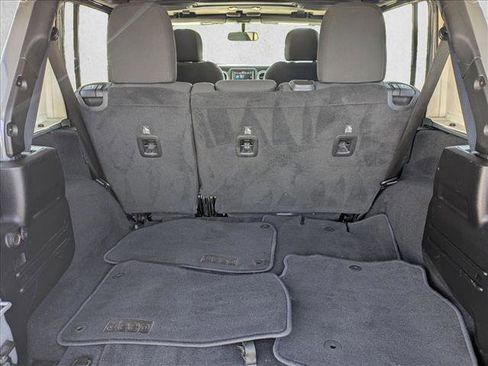 Used 2019 Jeep Wrangler Unlimited Sahara AWD/4WD image 6