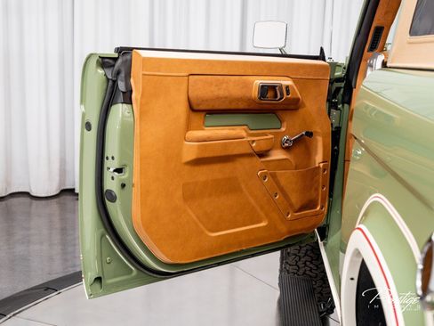 Used 2025 Ford Bronco Badlands image 27