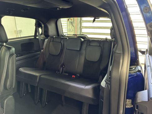 Used 2020 Dodge Grand Caravan SXT w/ Driver Convenience Group FWD image 11