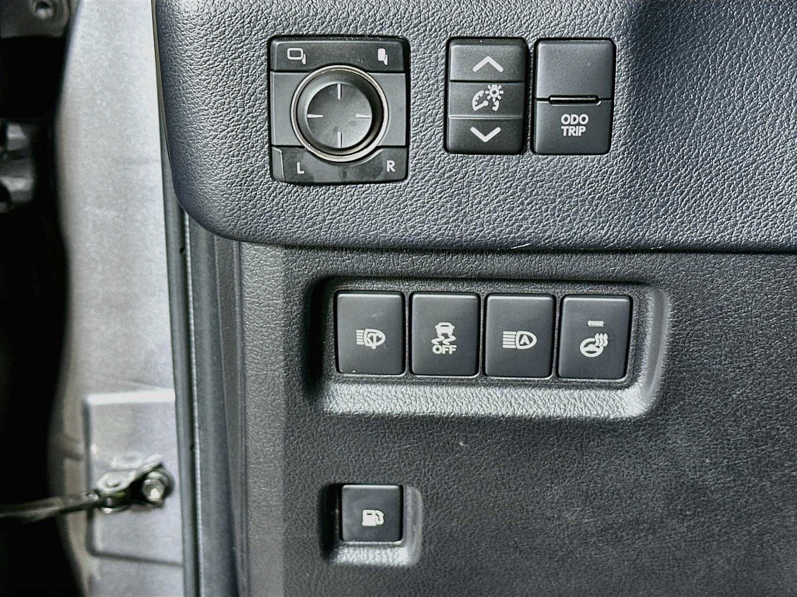 Used 2021 Lexus GX 460 Premium w/ Accessory Package AWD/4WD image 10