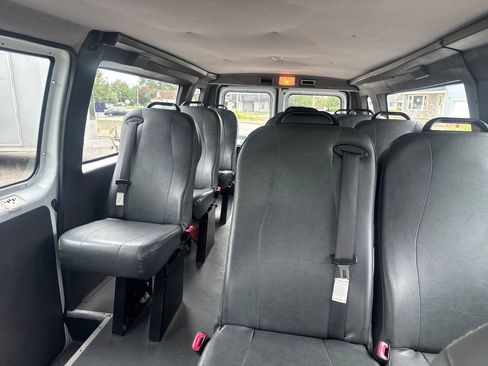 Used 2014 Ford E-250 and Econoline 250 Extended w/ Power Group RWD image 25
