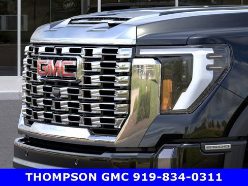 New 2025 GMC Sierra 2500 Denali w/ Denali Reserve Package image 13
