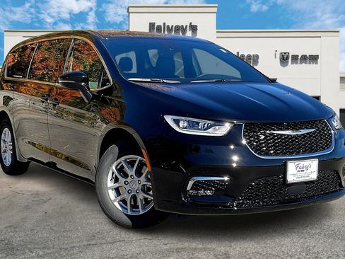 New 2026 Chrysler Pacifica Select image 2