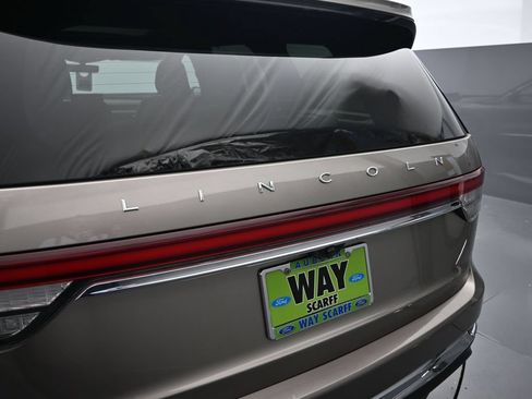 Used 2020 Lincoln Aviator Reserve w/ Equipment Group 202A AWD/4WD image 2