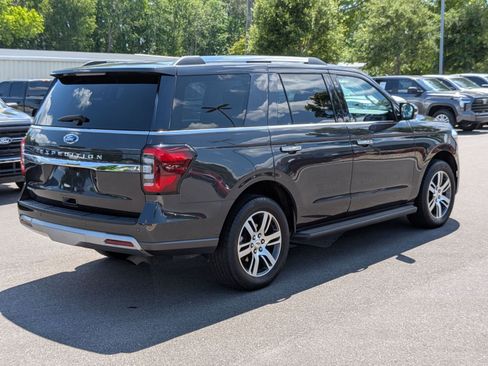 Used 2024 Ford Expedition Limited RWD image 3