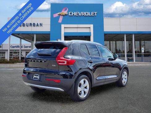 Used 2022 Volvo XC40 T5 Momentum AWD/4WD image 5