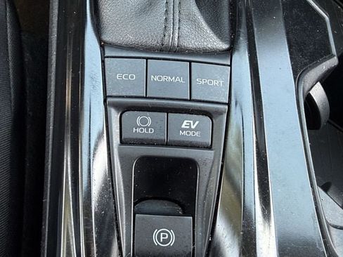 Used 2025 Toyota Camry LE FWD image 21