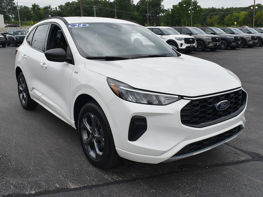 Used 2024 Ford Escape ST-Line w/ Tech Pack #1 AWD/4WD image 13
