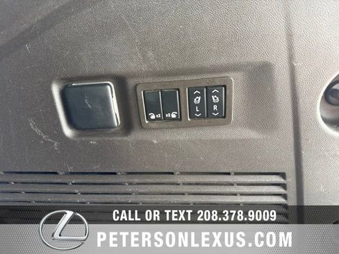 Used 2022 Chevrolet Suburban Z71 w/ Z71 Off-Road Package AWD/4WD image 24