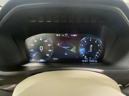 Used 2019 Volvo XC90 T5 Momentum w/ Multimedia Package AWD/4WD image 16