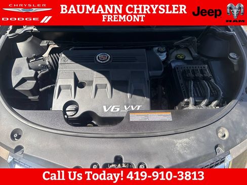 Used 2015 Cadillac SRX Luxury w/ Driver Awareness Package FWD image 18