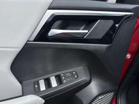 Used 2025 Mitsubishi Outlander AWD image 20