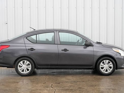 Used 2015 Nissan Versa S image 38