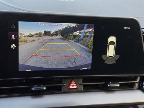 Used 2024 Kia Sportage EX w/ EX Premium Package image 16