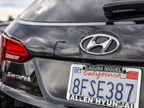 Used 2018 Hyundai Santa Fe Sport 2.0T FWD image 9