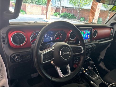 Used 2018 Jeep Wrangler Unlimited Rubicon AWD/4WD image 21