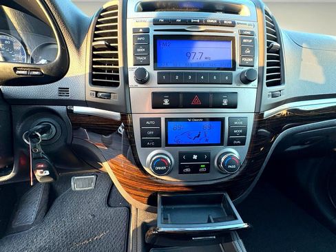 Used 2011 Hyundai Santa Fe Limited image 15