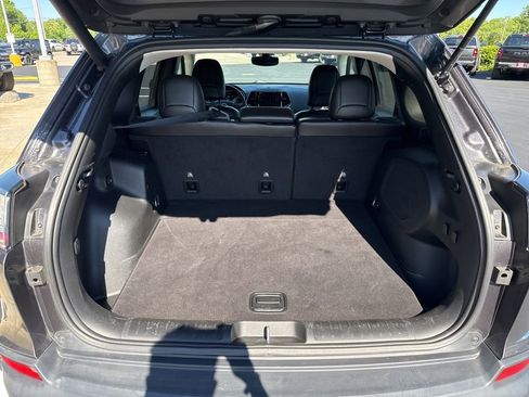 Used 2019 Jeep Cherokee Limited AWD/4WD image 9