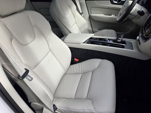 Used 2025 Volvo XC60 T8 Plus w/ Protection Package Premier image 22